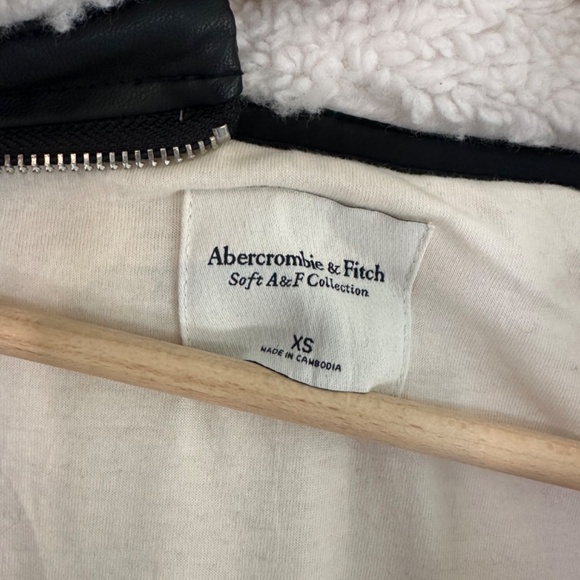 Abercrombie & Fitch SOFT A&F COLLECTION vest - Picture 10 of 10